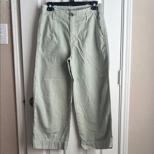 a.n.a Women's Light Green Cropped Pants